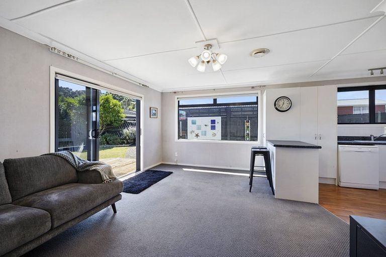 Photo of property in 15a Naumai Place, Spotswood, New Plymouth, 4310