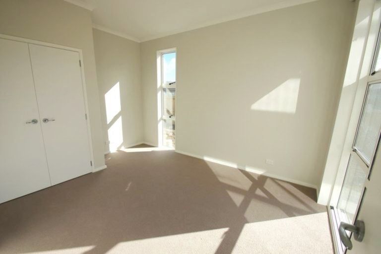 Photo of property in 10 Vincent Lane, Hobsonville, Auckland, 0616