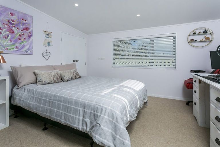 Photo of property in 3/8 Opua Street, Belmont, Auckland, 0622
