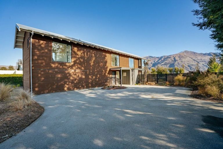 Photo of property in 168a Beacon Point Road, Wanaka, 9305