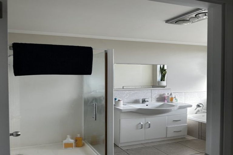 Photo of property in 29 Kathleen Reece Place, Waiuku, 2123