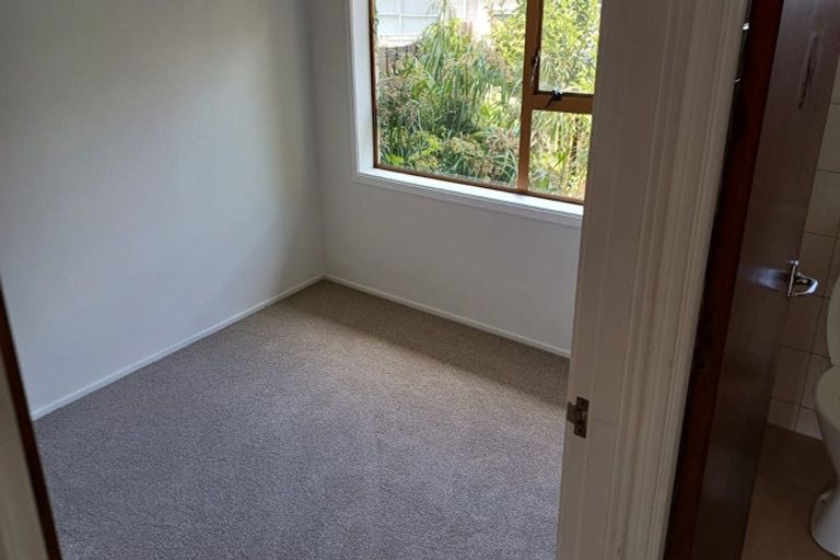 Photo of property in 1/13 Mannering Place, Hillcrest, Auckland, 0627