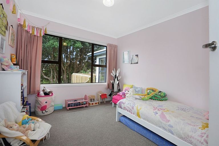 Photo of property in 36 Kiriwai Road, Paremata, Porirua, 5024