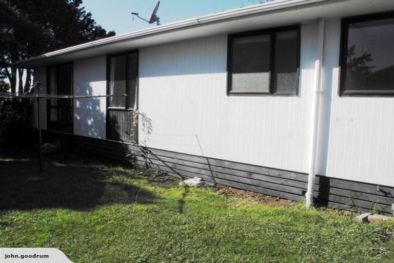 Photo of property in 1/5 Compass Place, Te Atatu Peninsula, Auckland, 0610