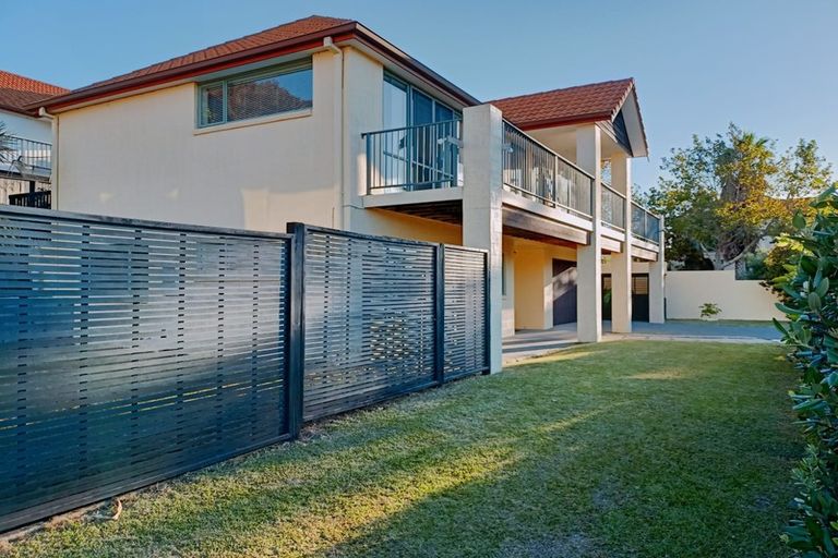 Photo of property in 11 Parkwood Crescent, Gulf Harbour, Whangaparaoa, 0930