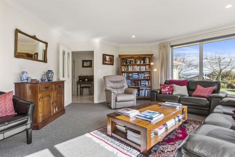 Photo of property in 12 Cotswold Place, Ohauiti, Tauranga, 3112