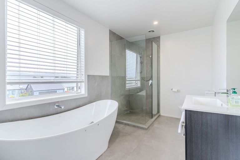 Photo of property in 5 Okahau Terrace, Warrington, 9471