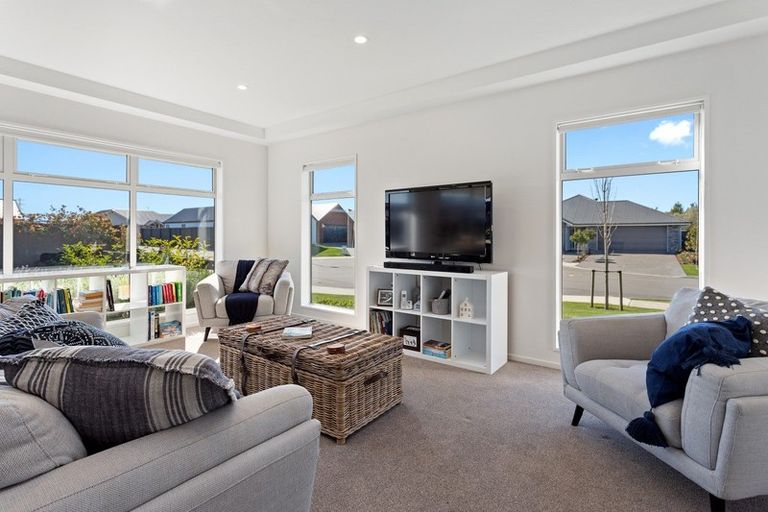 Photo of property in 11 Gerard Place, Rangiora, 7400