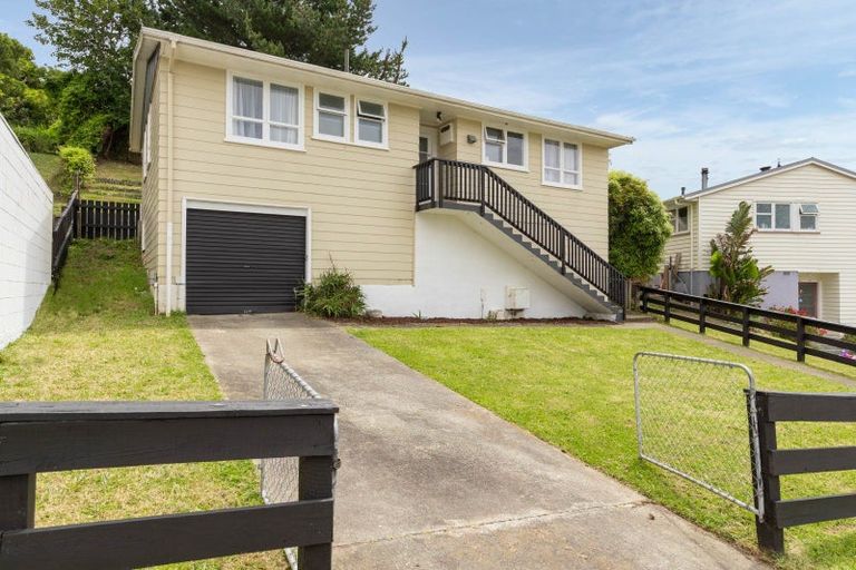 Photo of property in 54 Speargrass Grove, Timberlea, Upper Hutt, 5018