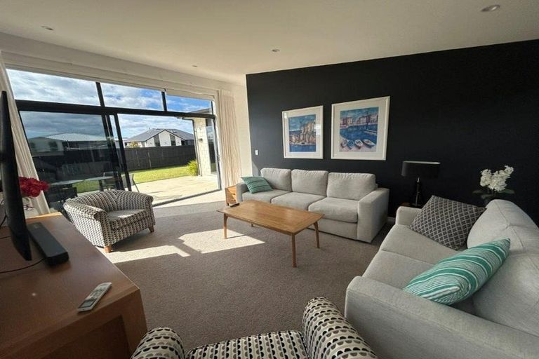 Photo of property in 2 Franks Way, Papamoa Beach, Papamoa, 3118