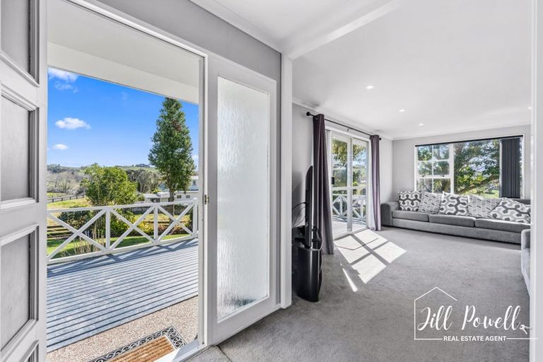 Photo of property in 10 View Street, Maungaturoto, 0520