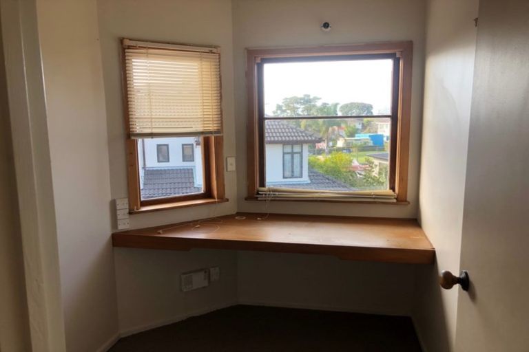 Photo of property in 572 Beach Road, Rothesay Bay, Auckland, 0630