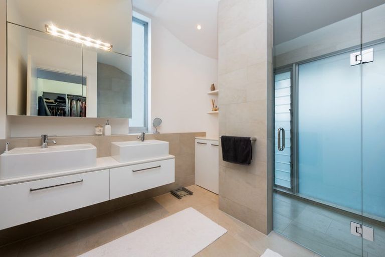 Photo of property in 19 Muritai Road, Milford, Auckland, 0620