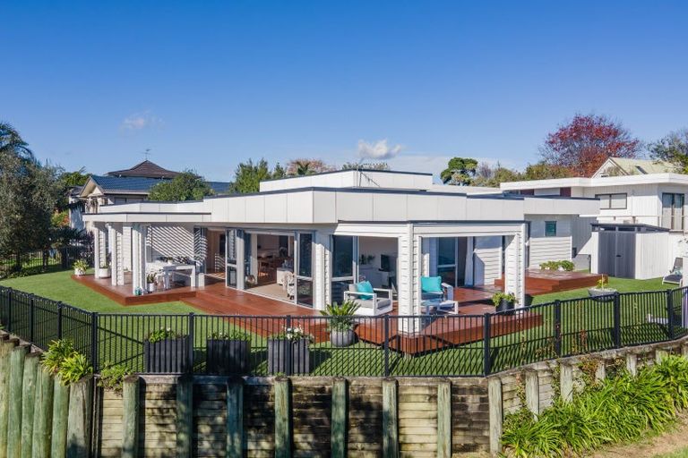 Photo of property in 1/13 Estelle Place, Farm Cove, Auckland, 2012