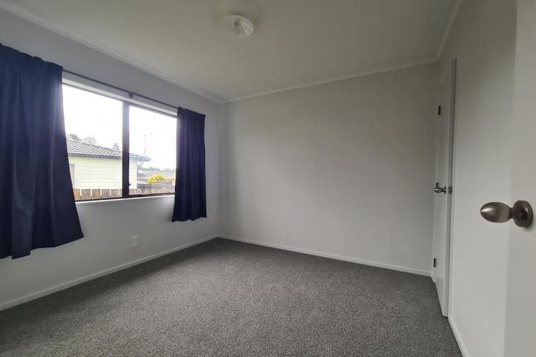 Photo of property in 1/22 Etherton Drive, Weymouth, Auckland, 2103