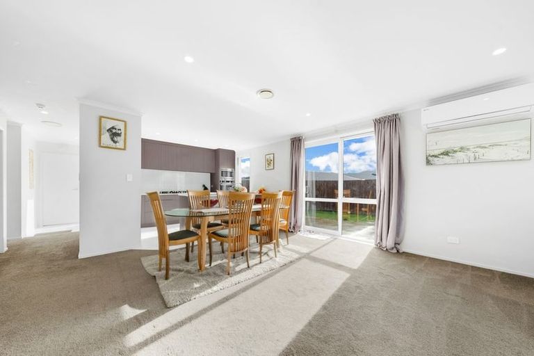 Photo of property in 16 Gibboney Place, Pokeno, 2402