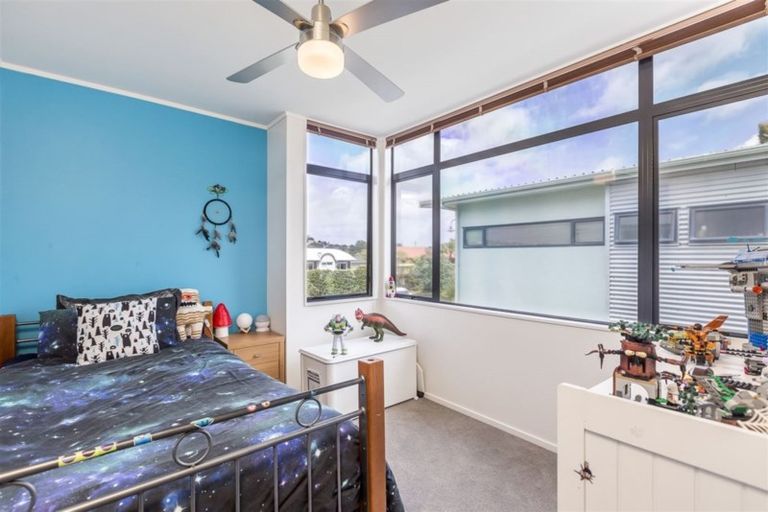 Photo of property in 1/9 Ellenbury Place, Stanmore Bay, Whangaparaoa, 0932