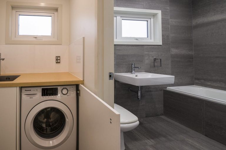 Photo of property in 1/16 Noall Street, Te Atatu Peninsula, Auckland, 0610