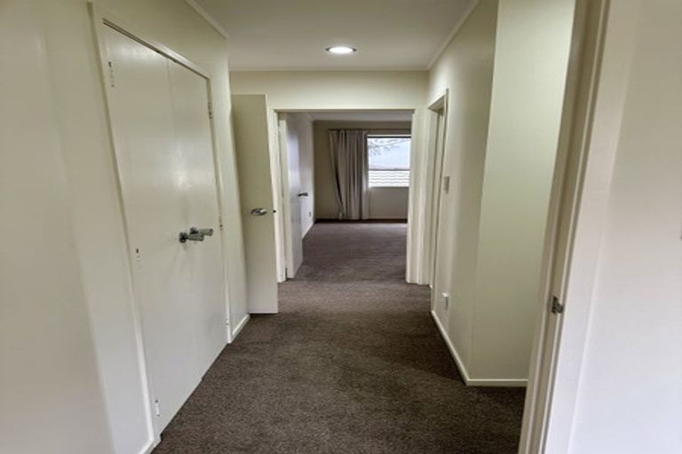 Photo of property in 2/51 Shanaway Rise, Hillcrest, Auckland, 0627