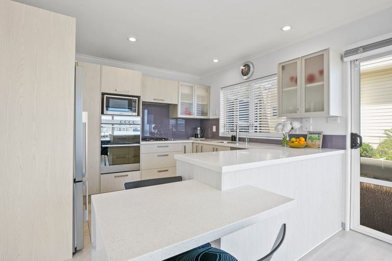 Photo of property in 6 Hamblyn Street, Strandon, New Plymouth, 4312