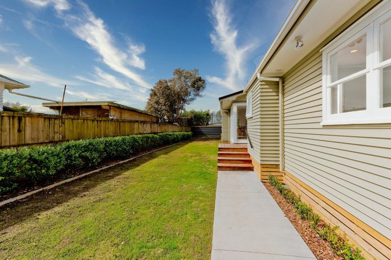 Photo of property in 51 Cambridge Road, Riverhead, 0820