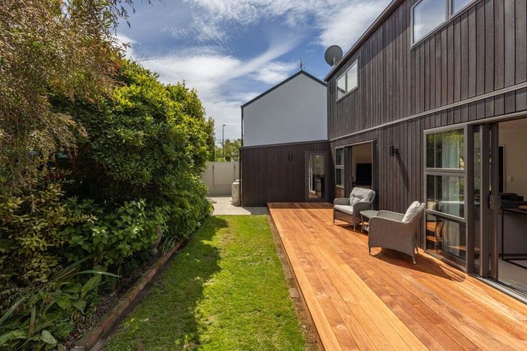 Photo of property in 72 Merivale Lane, Merivale, Christchurch, 8014