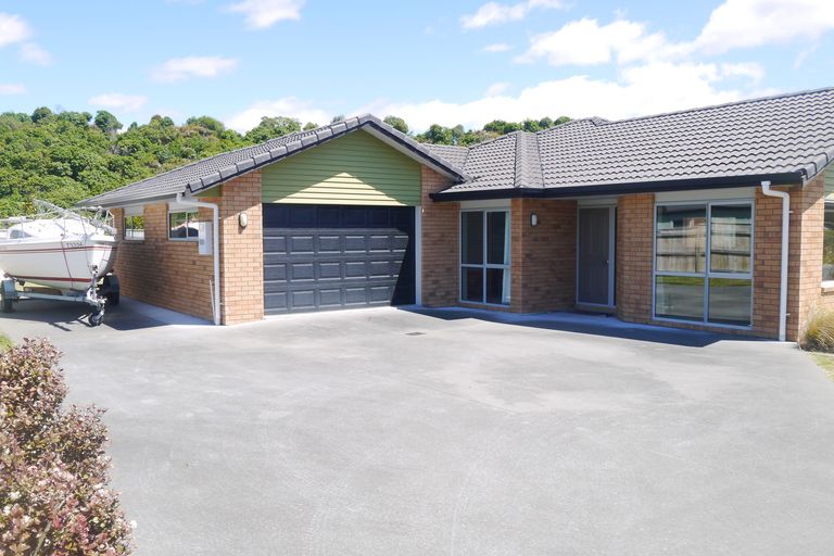 Photo of property in 41 Pukeko Way, Kinloch, Taupo, 3377