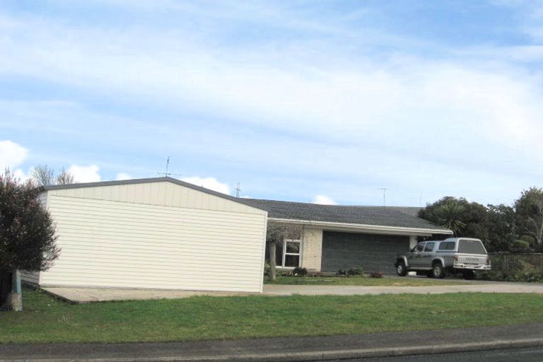 Photo of property in 1 Hanover Place, Pahurehure, Papakura, 2113