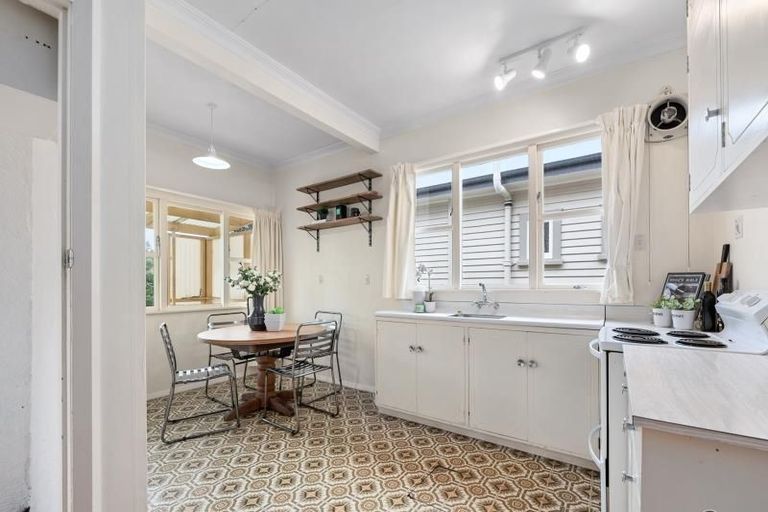 Photo of property in 3 Junction Street, Fairfield, Lower Hutt, 5011