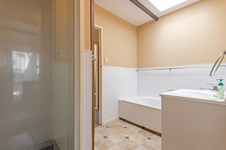 Photo of property in 7 Brightwater Terrace, Terrace End, Palmerston North, 4410