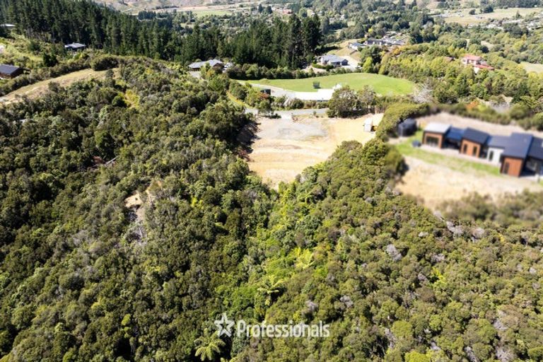 Photo of property in 8 Stroma Way, Timberlea, Upper Hutt, 5018