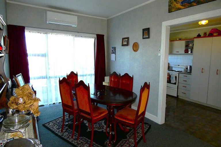 Photo of property in 106 Queen Street, Westport, 7825