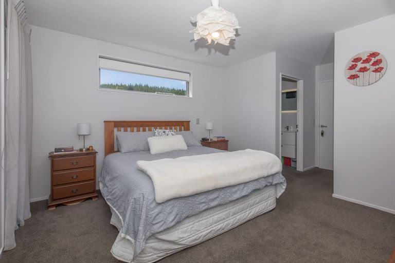 Photo of property in 48 Minaret Ridge, Wanaka, 9305
