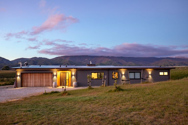 Photo of property in 213 Nelsen Ridge Road, Waikerikeri, Alexandra, 9393