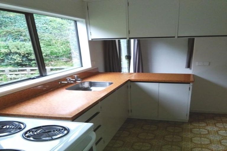 Photo of property in 12/29 Main Road, Tawa, Wellington, 5028