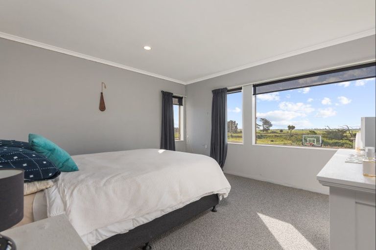 Photo of property in 72 Aranui Road, Kairanga, Palmerston North, 4475
