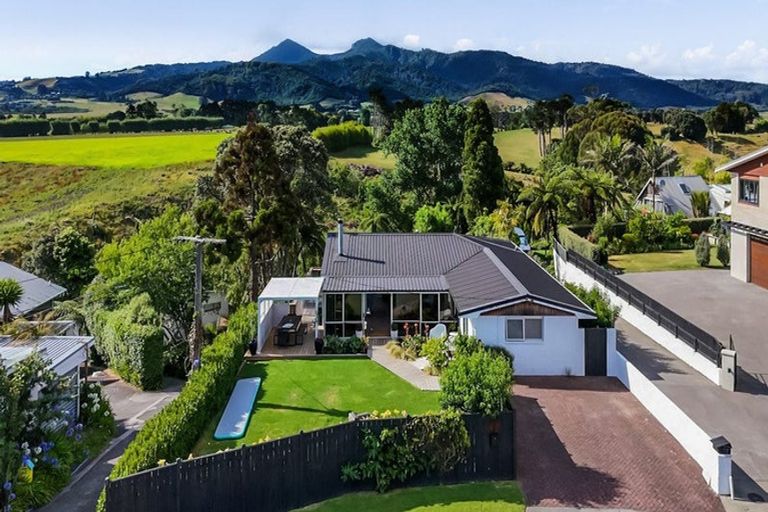 Photo of property in 17 Linda Street, Oakura, 4314