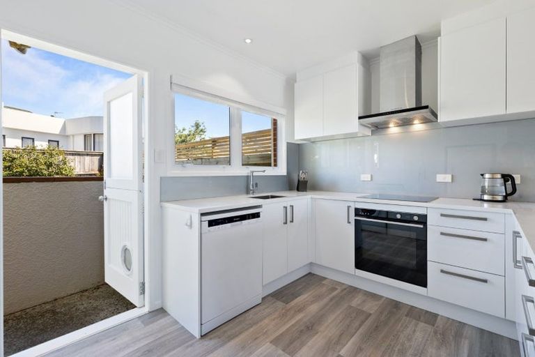 Photo of property in 1/3 Stanley Avenue, Milford, Auckland, 0620