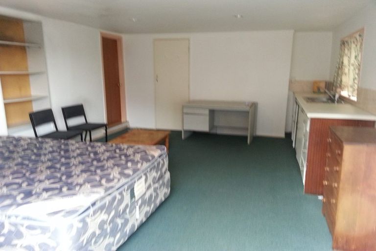 Photo of property in 247 Sunset Road, Sunnynook, Auckland, 0632