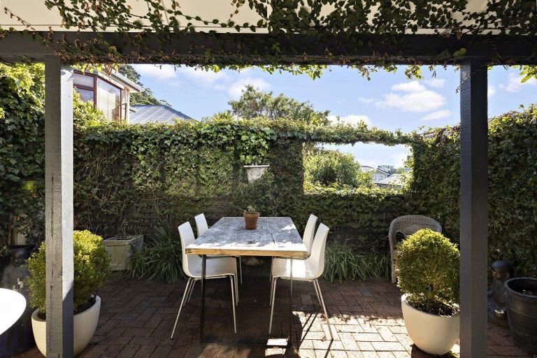 Photo of property in 8/14 Harriett Street, Thorndon, Wellington, 6011