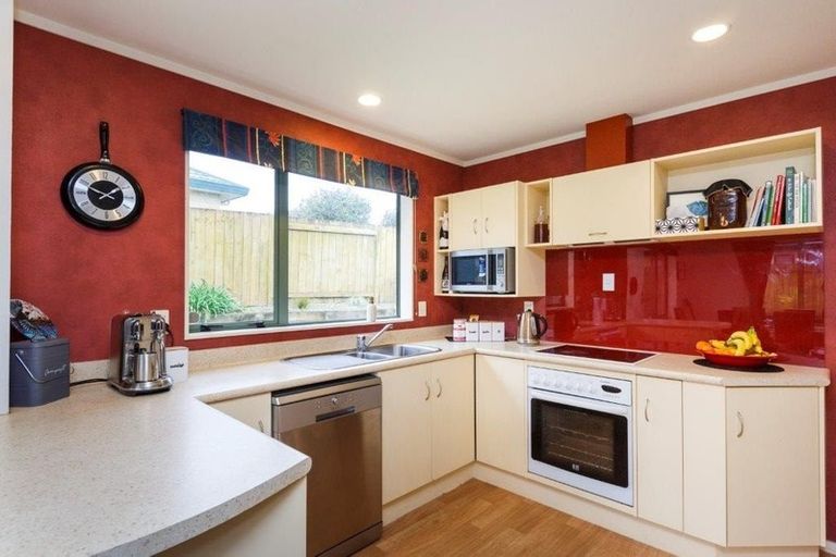 Photo of property in 3 Logan Way, Kelvin Grove, Palmerston North, 4414