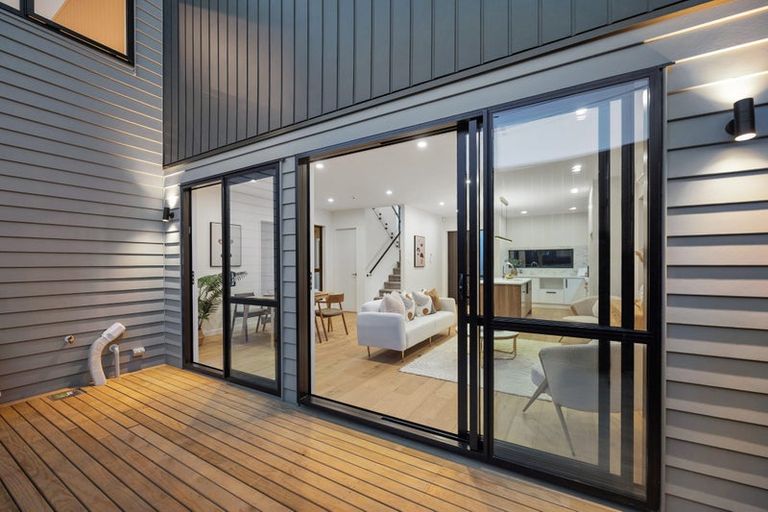 Photo of property in 41b Sunnynook Road, Forrest Hill, Auckland, 0620