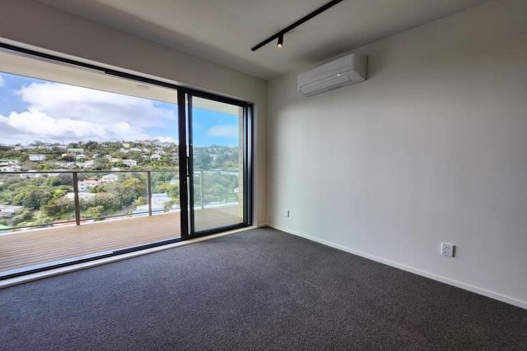 Photo of property in 5/65 Tiketike Way, Brooklyn, Wellington, 6021