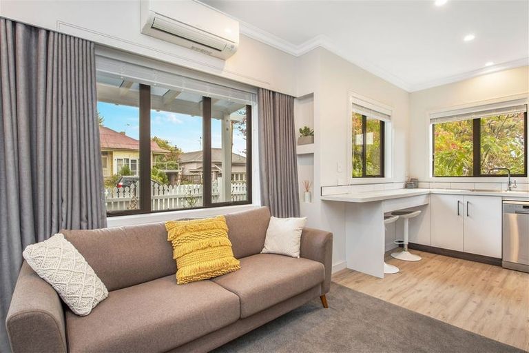 Photo of property in 1/2 Moana Street, Frankton, Hamilton, 3204