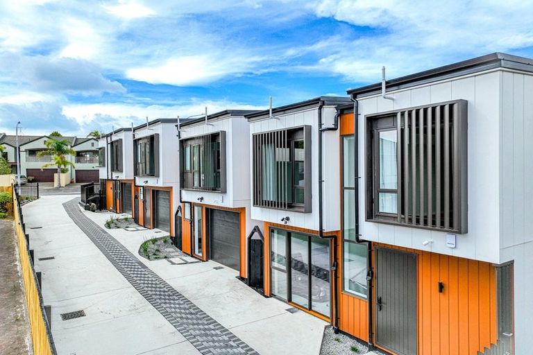 Photo of property in 89c Whitford Road, Botany Downs, 2014