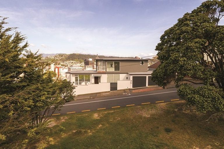 Photo of property in 27 Salamanca Road, Kelburn, Wellington, 6012