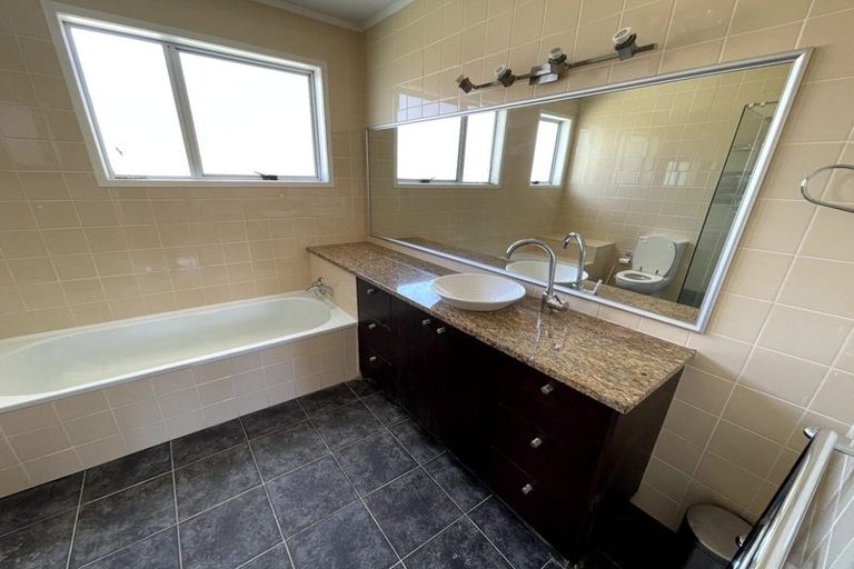 Photo of property in 29 Park Hill Road, Birkenhead, Auckland, 0626