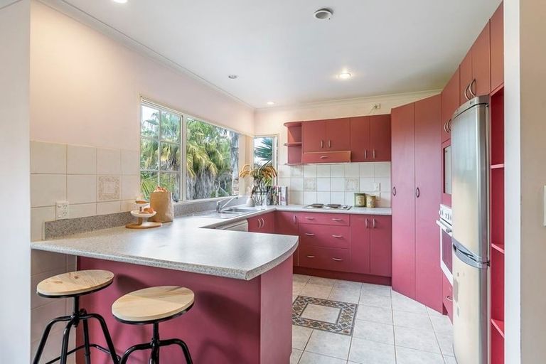 Photo of property in 35 Trotting Terrace, Fairview Heights, Auckland, 0632