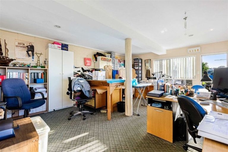 Photo of property in 14 Vipond Road, Stanmore Bay, Whangaparaoa, 0932