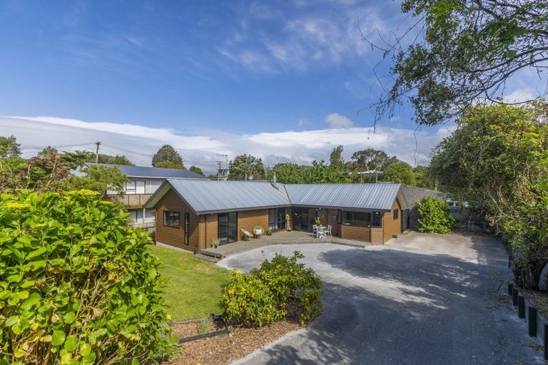 Photo of property in 18 Makora Road, Otaihanga, Paraparaumu, 5036